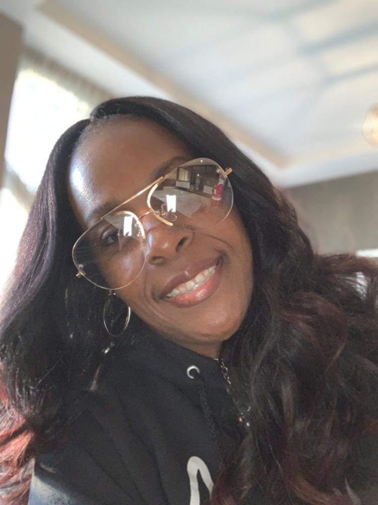 Customer photo review of Shake N Go Freetress Equal Synthetic 5" Lace Part Wig - VALENTINO