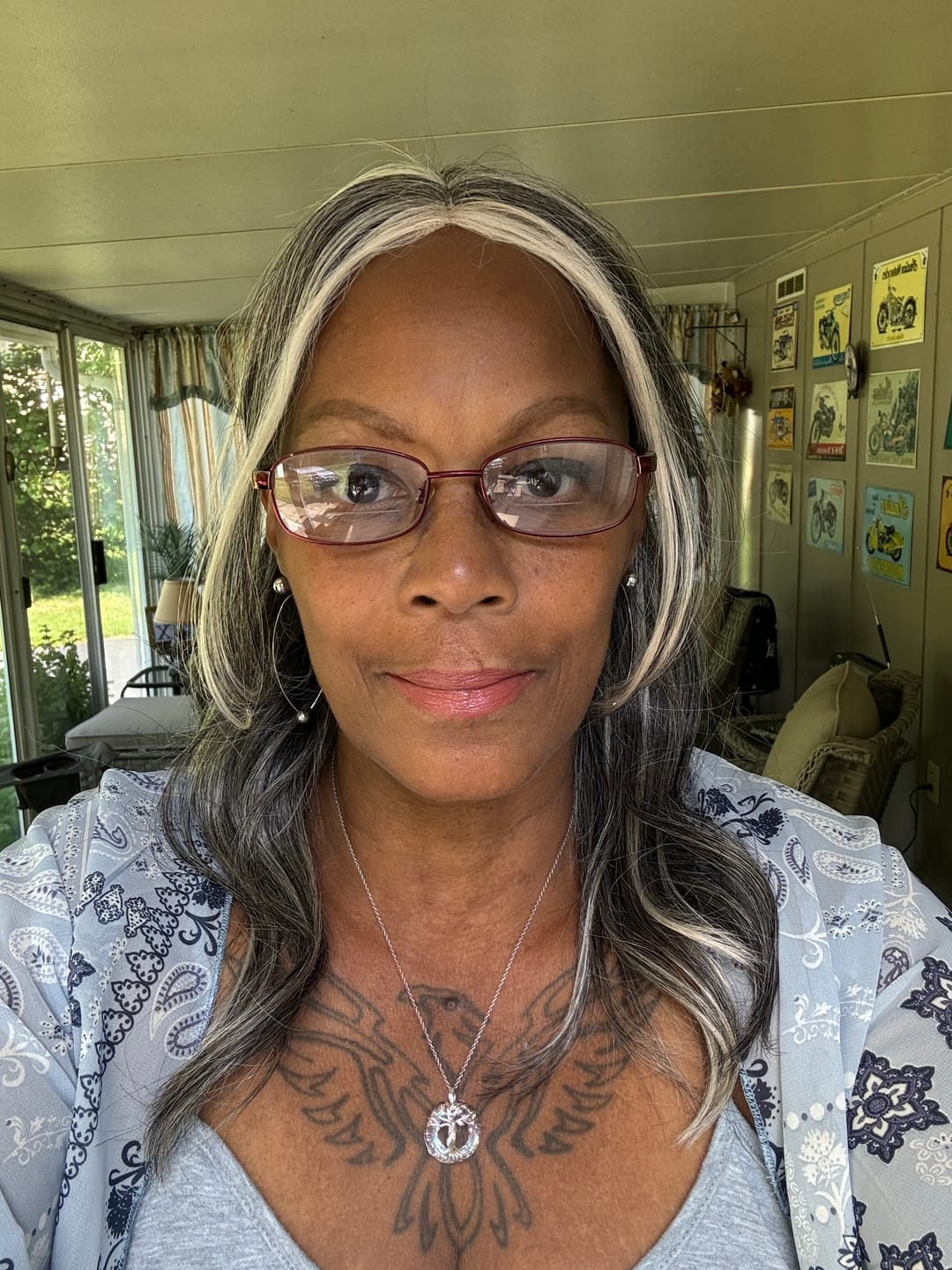 Customer photo review of Luvwin 13x4 Salt And Pepper White Money Piece Loose Wave Layered Cut Wig