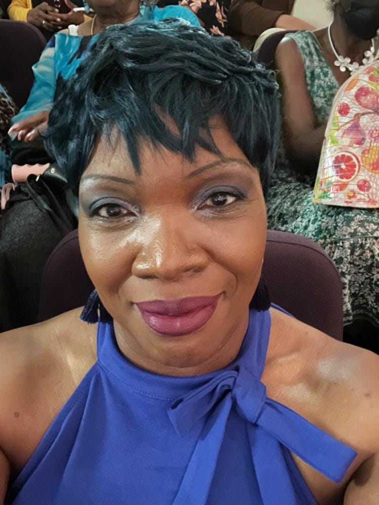Customer photo review of Outre Wigpop Synthetic Full Wig - LACEY