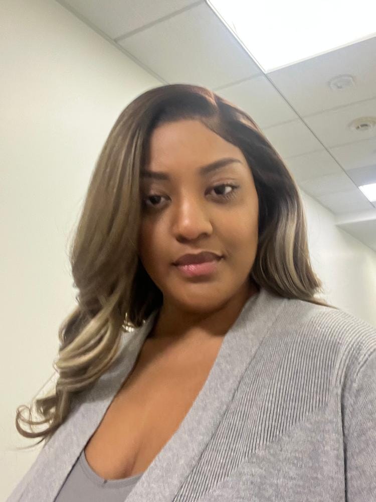 Customer photo review of Sensationnel Synthetic Cloud9 What Lace Wig - ZELENA