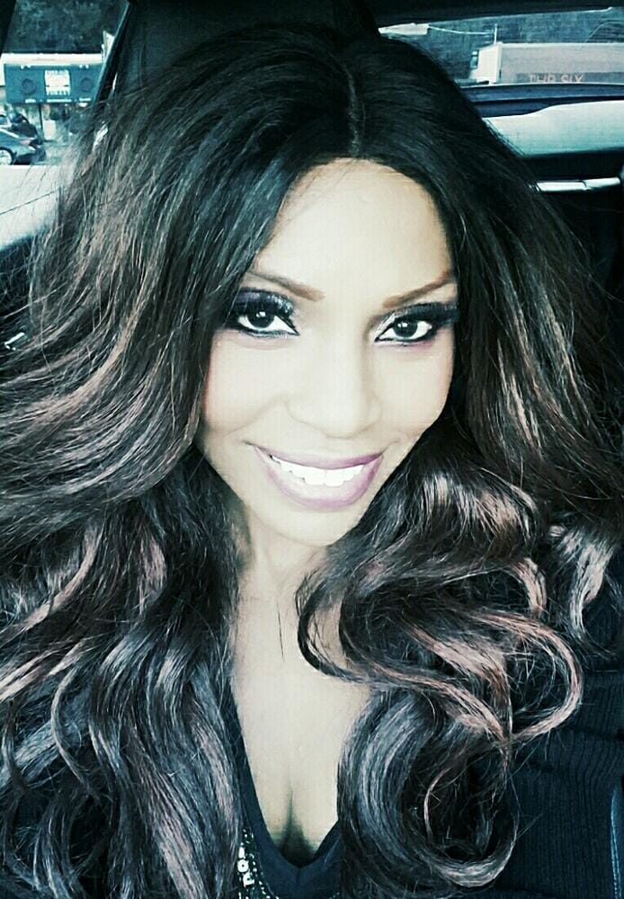 Customer photo review of Outre Synthetic I Part Swiss Lace Front Wig - STEVIE