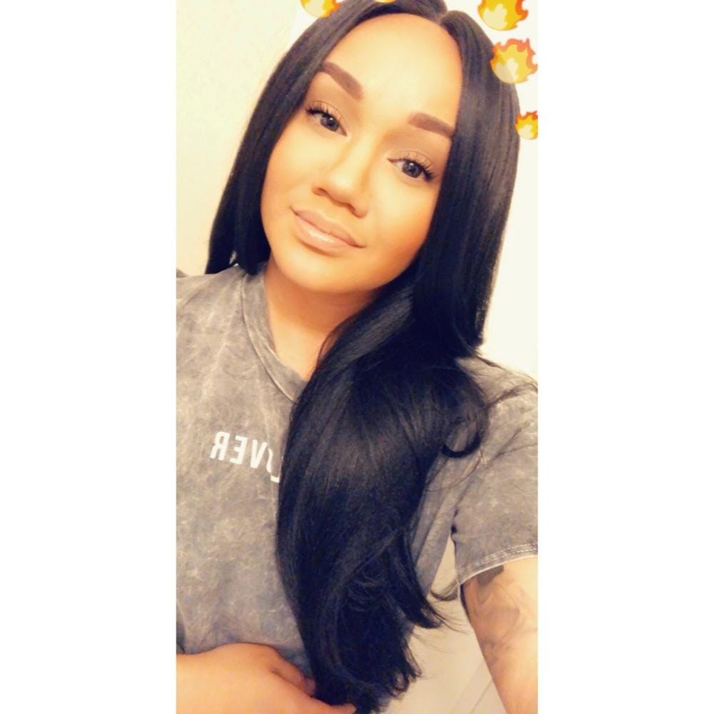 Customer photo review of Model Model Premium Seven Star V-Shaped Lace Front Wig EV-003