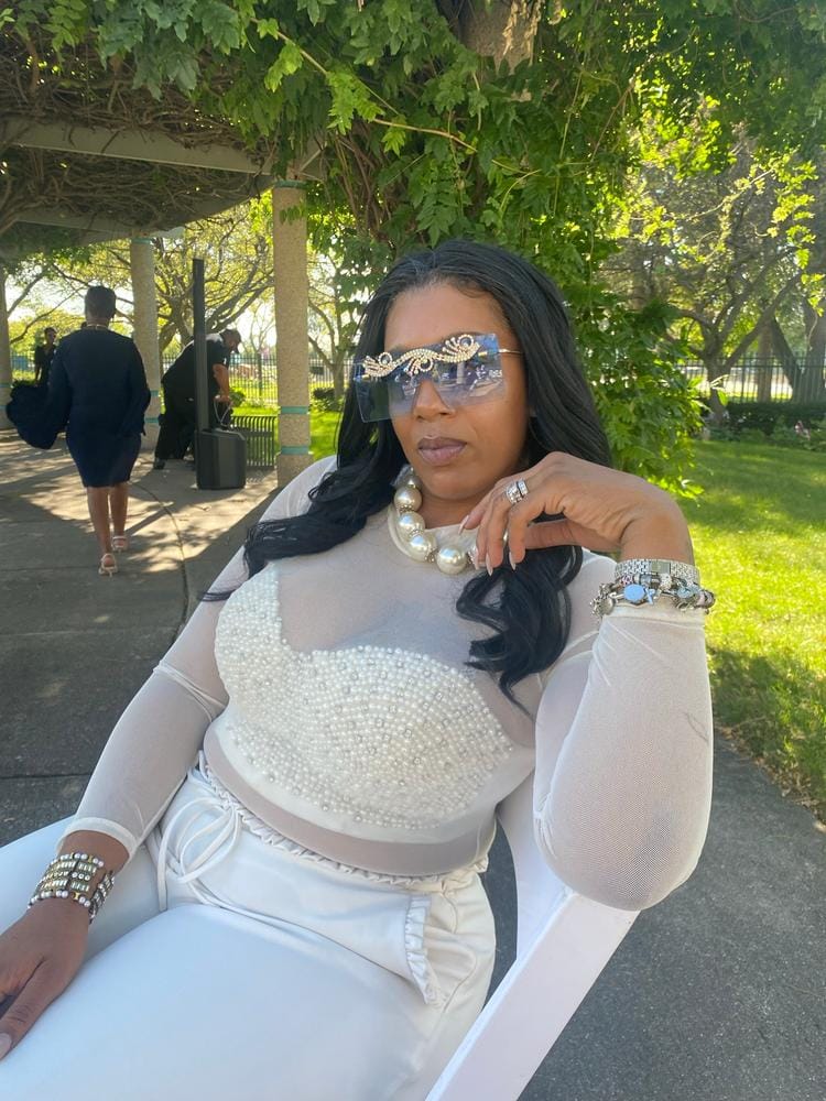 Customer photo review of Shake N Go Freetress Equal Synthetic 5" Lace Part Wig - VALENTINO