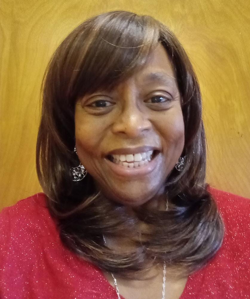 Customer photo review of Freetress Fullcap Band Wig NEW YORK GIRL
