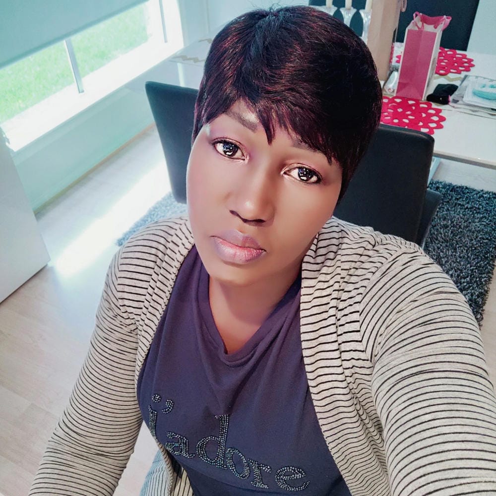 Customer photo review of Sensationnel Synthetic Instant Fashion Wig RUBY