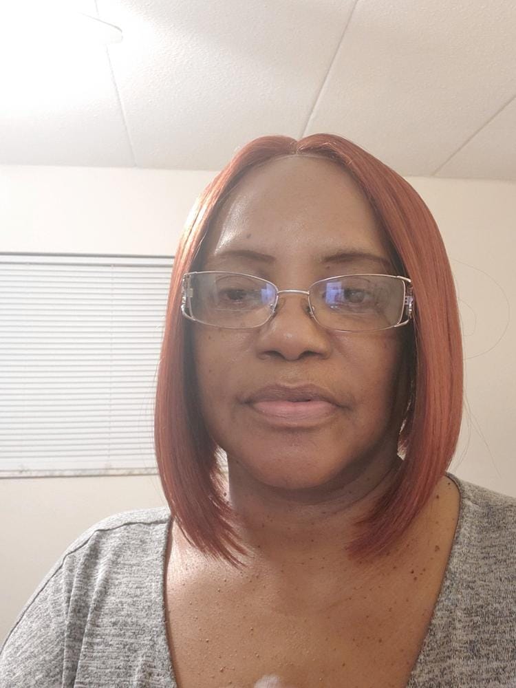 Customer photo review of Outre Synthetic EveryWear Lace Front Wig- EVERY1