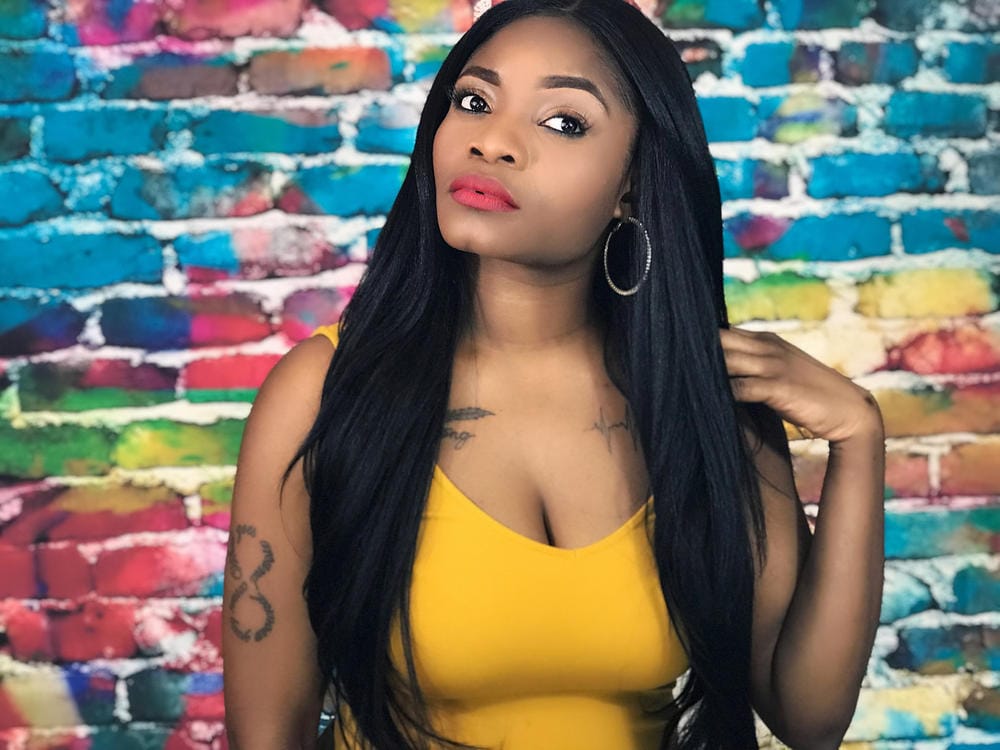 Customer photo review of Model Model Premium Seven Star V-Shaped Lace Front Wig EV-003