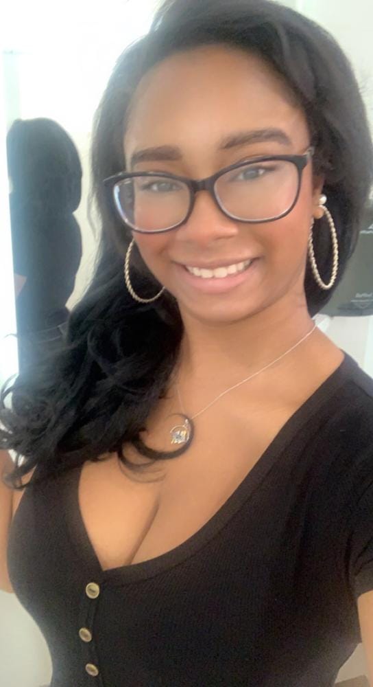 Customer photo review of Outre Quick Weave Synthetic Half Wig - NEESHA H305