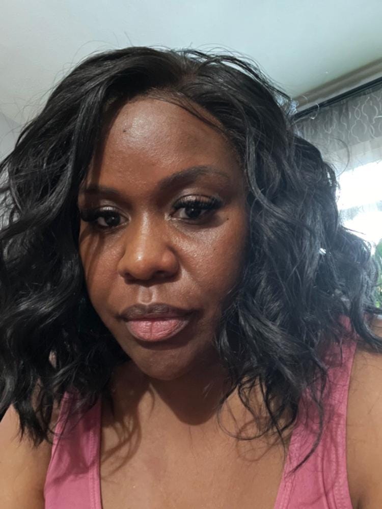 Customer photo review of Outre Sleek Lay Synthetic HD Lace Front Wig - NYLA