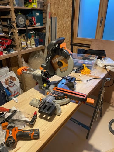 Customer photo review of Scie à onglet électrique 210mm Evolution R210SMS+ avec lame multi-matériaux TCT