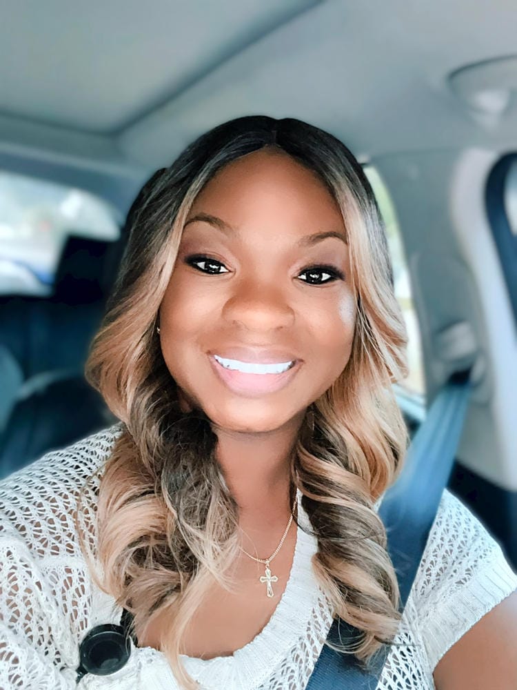 Customer photo review of Shake N Go Freetress Equal Synthetic 5" Lace Part Wig - VALENTINO