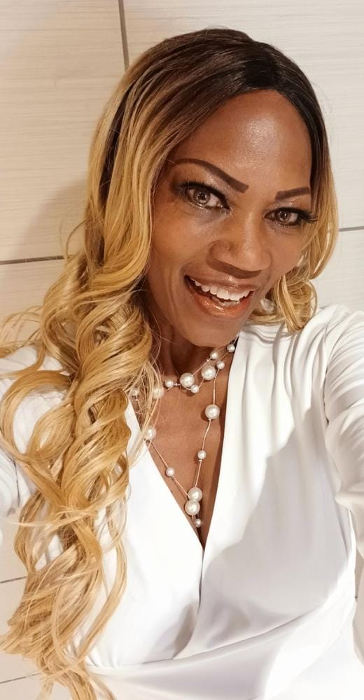 Customer photo review of Outre Synthetic Lace Part Daily Wig - KAMALA
