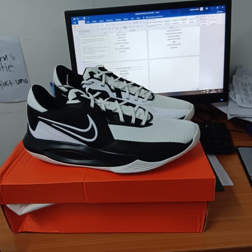 Customer photo review of Nike Men's Precision 6 Basketball Shoes