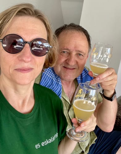 Customer photo review of es eskaliert eh - T-Shirt