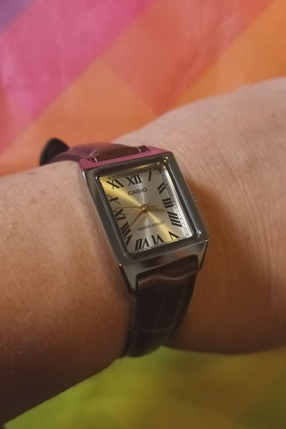 Customer photo review of Reloj Casio Tank Análogo LTP-V007L-9BUDF Cuero Dial Champaña