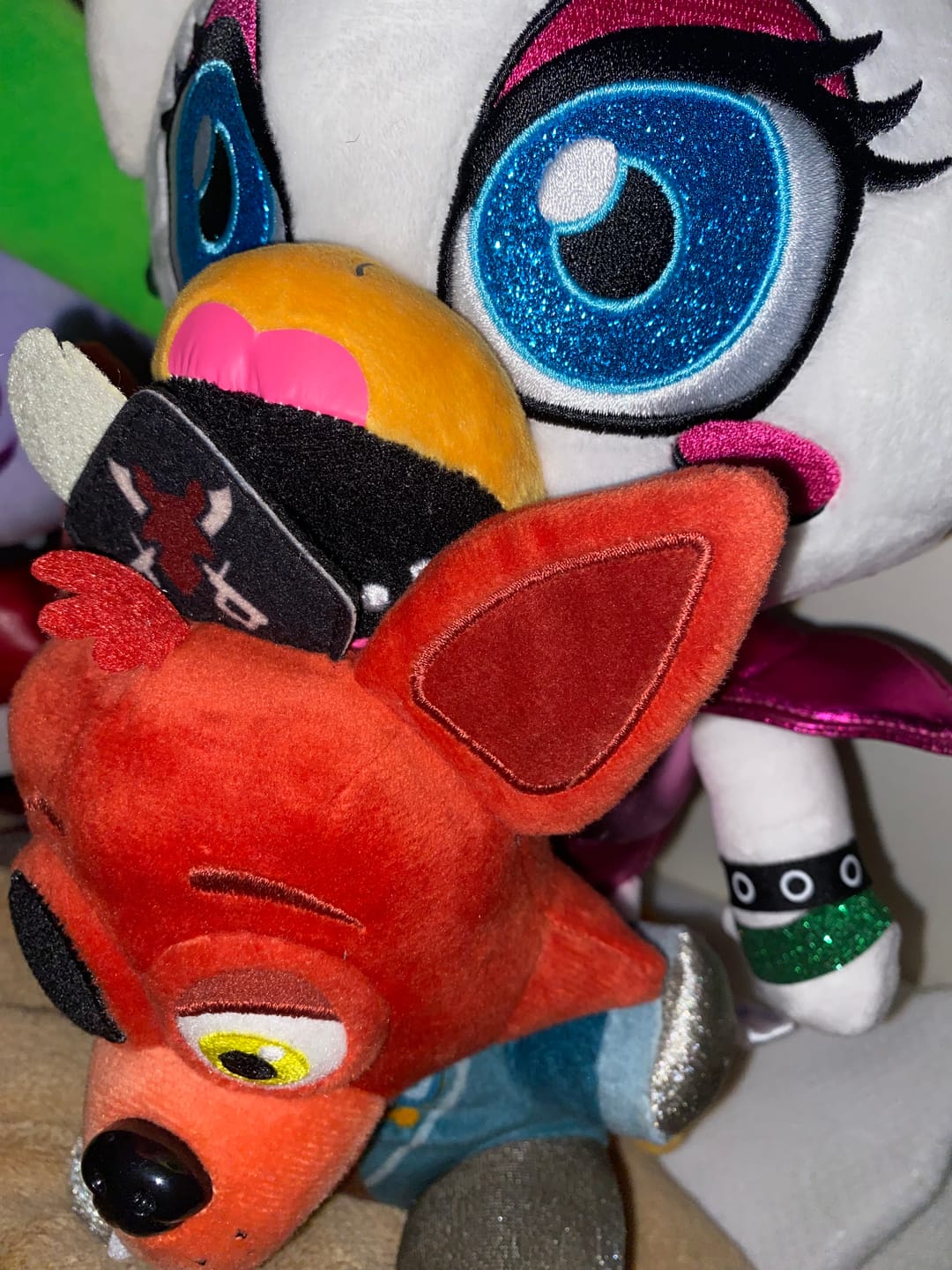 Customer photo review of Five Nights at Freddy's - Glamrock Chica Collector's Plush