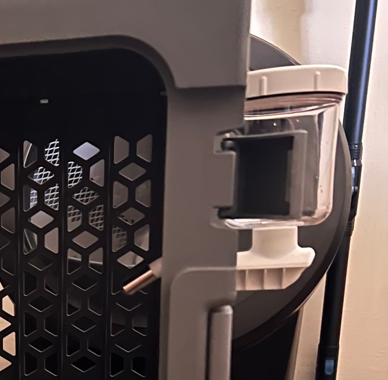 Customer photo review of Pawdle Crate Water Bottle