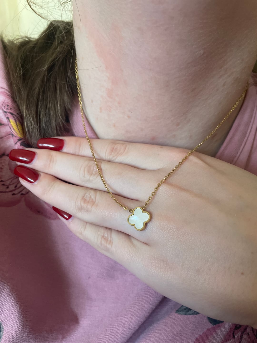 Customer photo review of Clover Perlmutt Kette | 18K vergoldet