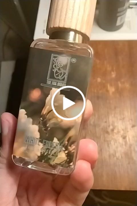 Customer video review of White Freesia