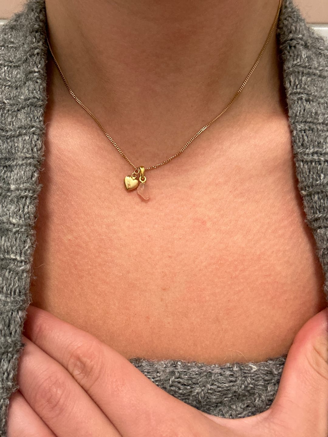 Customer photo review of Berlock Rå Mini Rosenkvarts Guld
