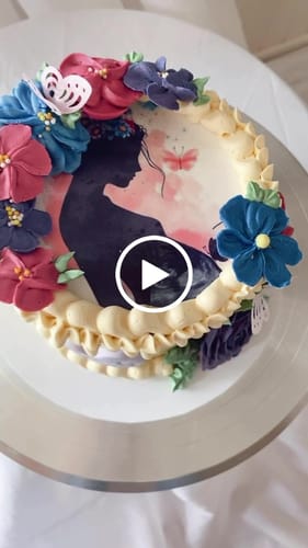 Customer video review of 15 cm Round Custom Edible Icing Image