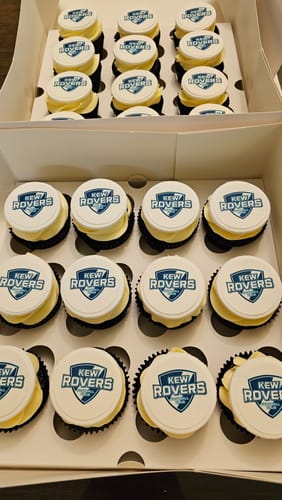 Customer photo review of 15 x 5 cm Pre-cut Standard Cupcake Custom Edible Icing Images