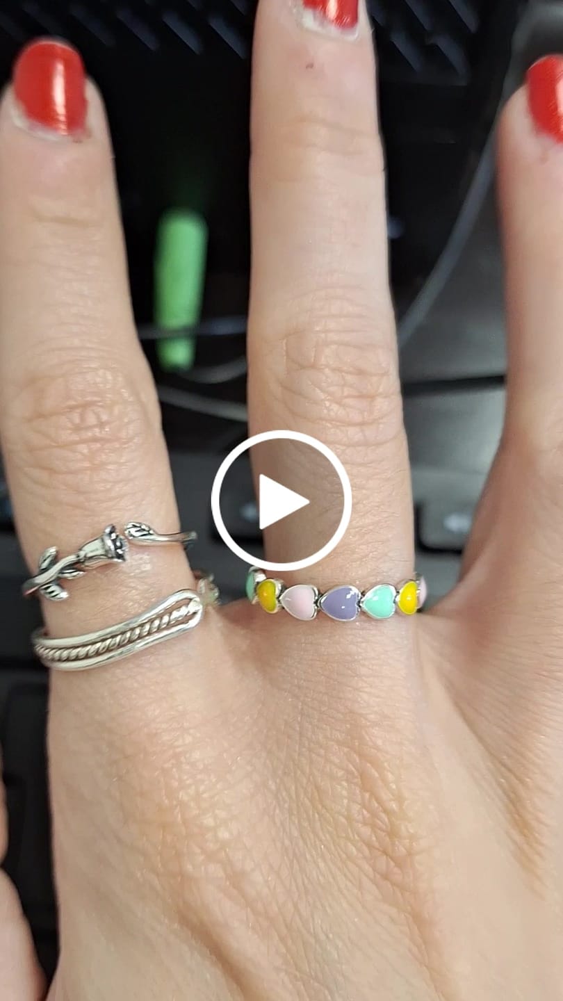 Customer video review of Anillo Colorful Hearts