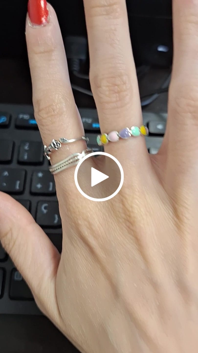 Customer video review of Anillo Pequeña Rosa