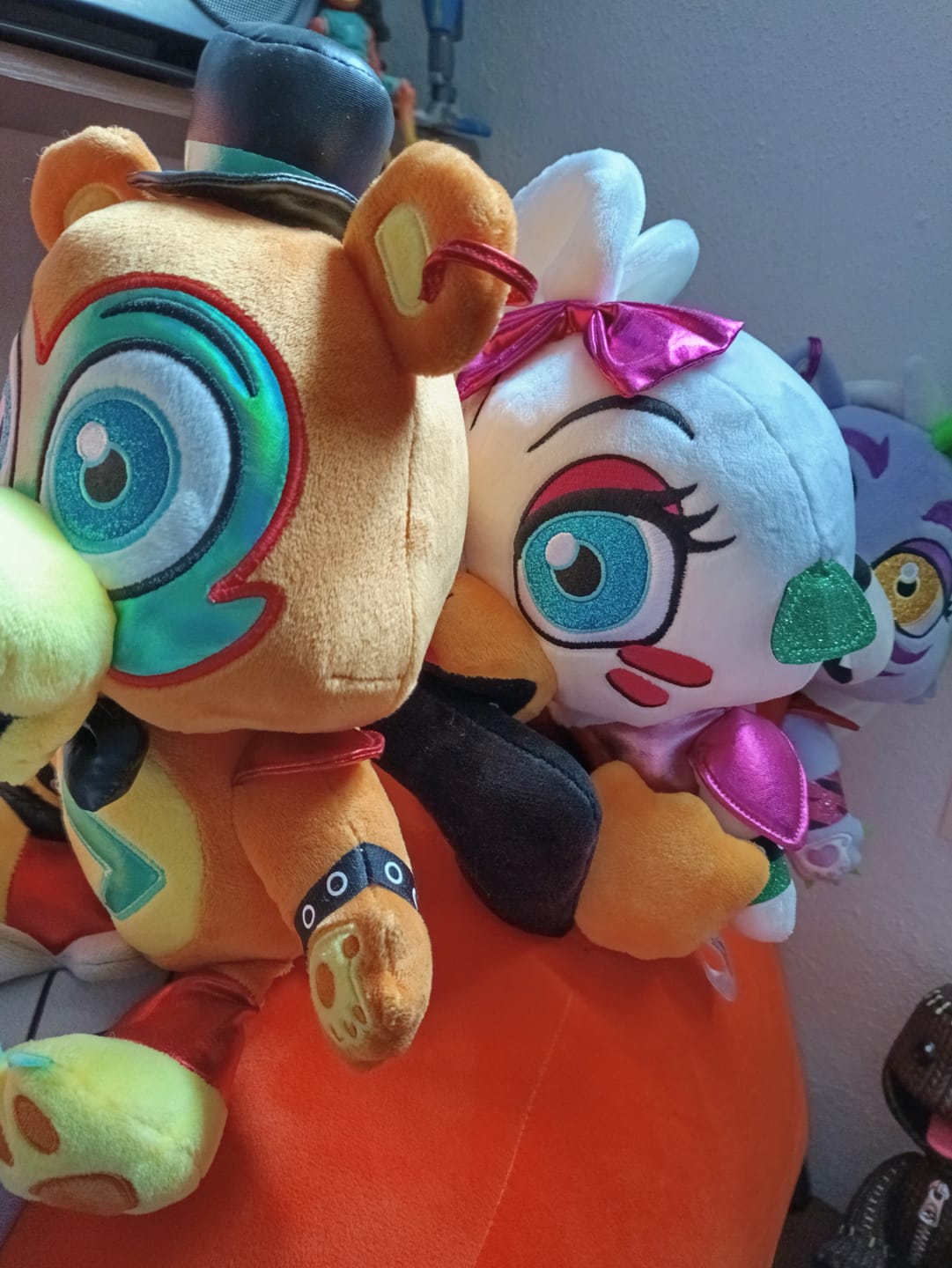 Customer photo review of Five Nights at Freddy's - Glamrock Chica Collector's Plush