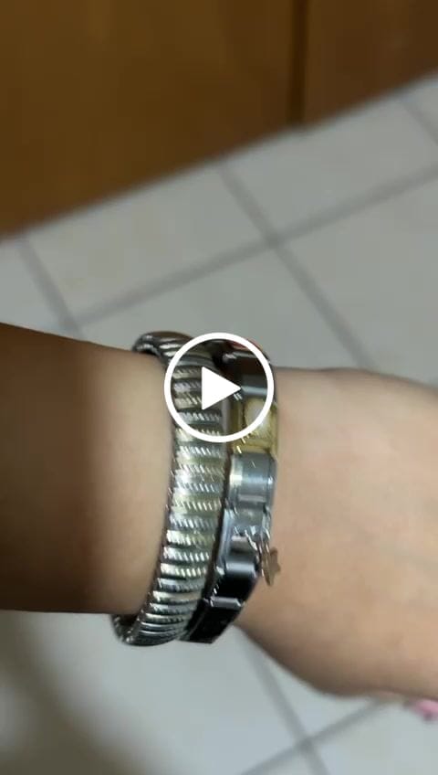 Customer video review of Llave Pulsera Italiana