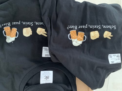 Customer photo review of Schere, Stein, paar Bier? - T-Shirt