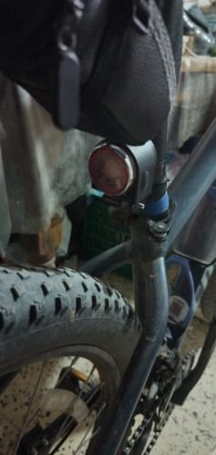 Customer photo review of NEW - Feu arrière intelligent pour Vélo avec Alarme et Détecteur de freinage Alerty™ - 31,99€ - NEW