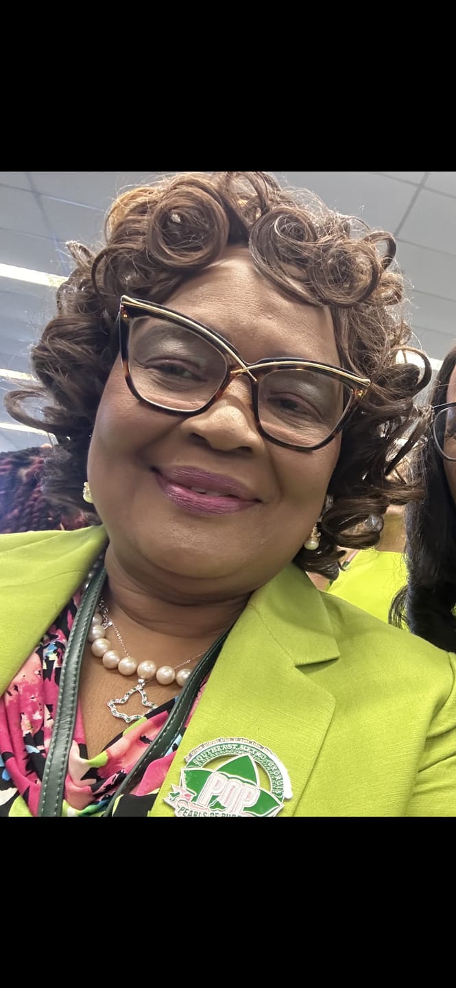 Customer photo review of AKA Open Ivy Leaf  Necklace