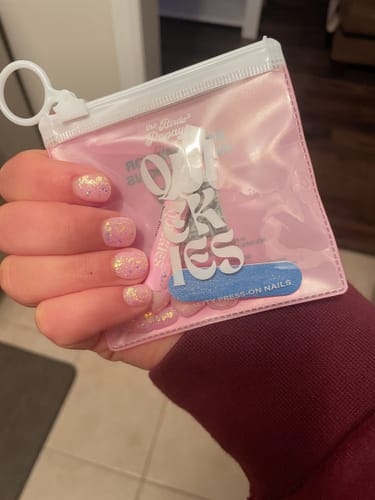 Customer photo review of Glow Off Press On Nails (24PC)