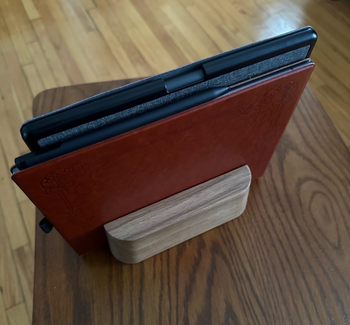 Customer photo review of Laptop Stand