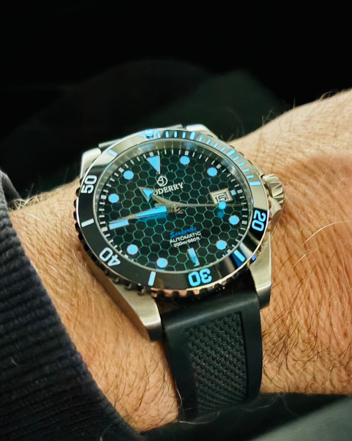 Customer photo review of SEATURTLE.OCEAN(TITANIUM) - Automatic Titanium Diver Watch | Black