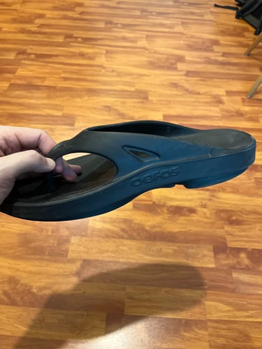 Customer photo review of OOFOS OORIGINAL Thong