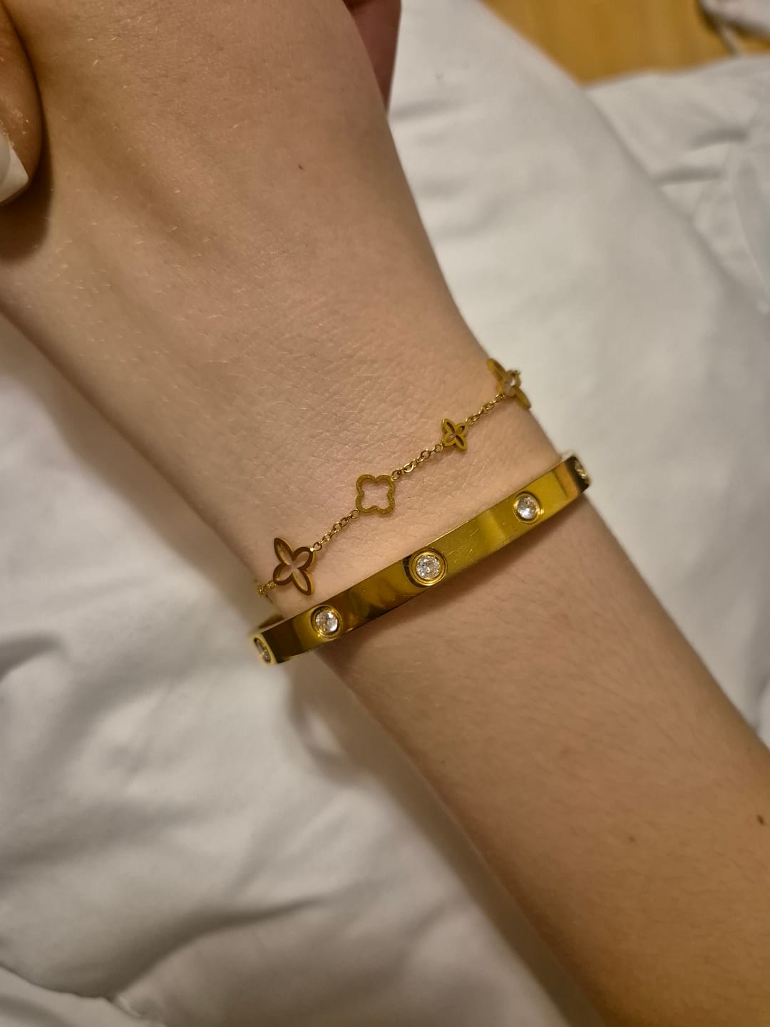 Customer photo review of Fancy Clover Armband | 18K vergoldet