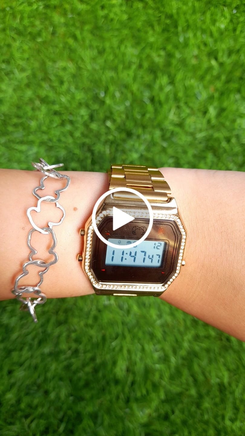 Customer video review of Reloj Digital Vintage Brillo ~ Oro