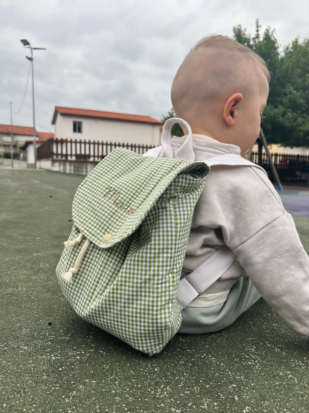Customer photo review of Mochila guardería vichy manzana