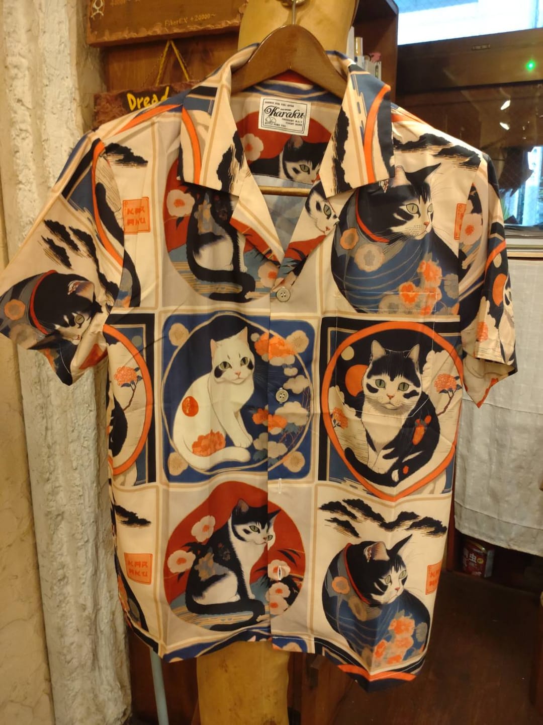 Customer photo review of 明治時代の猫 総柄 浮世絵風アロハシャツ