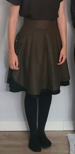 Customer photo review of Women's short skirt for winter, designer skirt 1627#