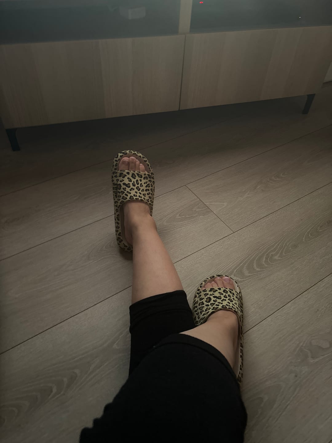 Customer photo review of HappyFlops Limited Editions