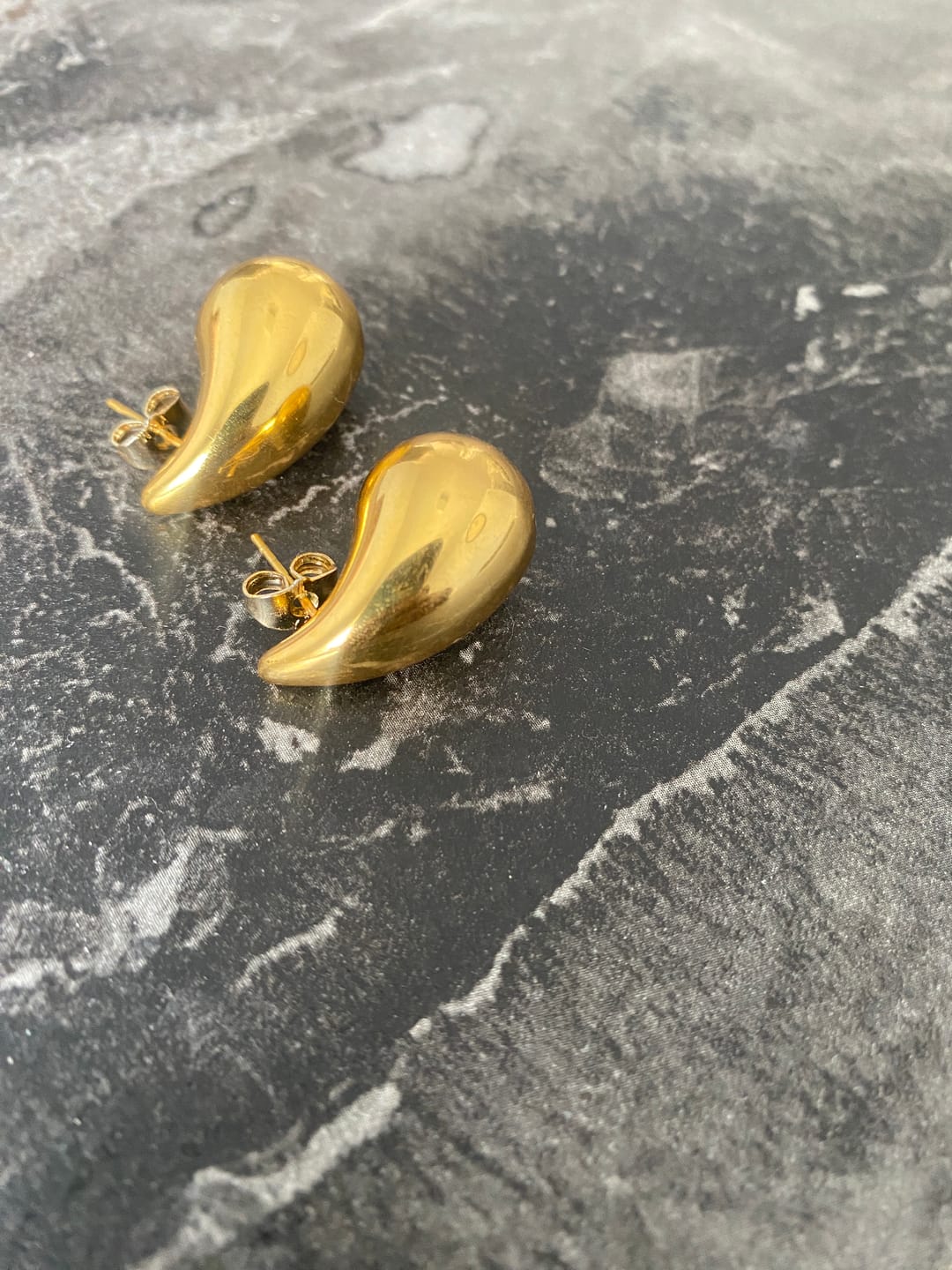 Customer photo review of Amara Gold Teardrop Earrings