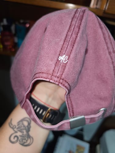 Customer photo review of Chapéu "Mais Amor Por Favor"