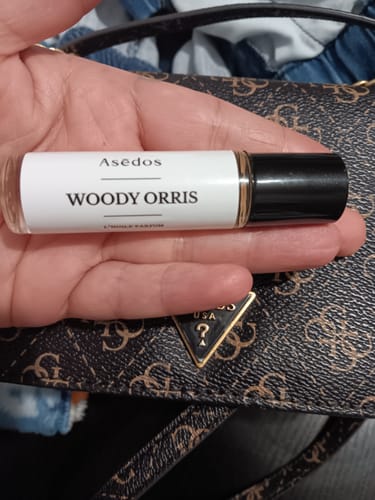 Customer photo review of WOODY ORRIS PERFUME OIL