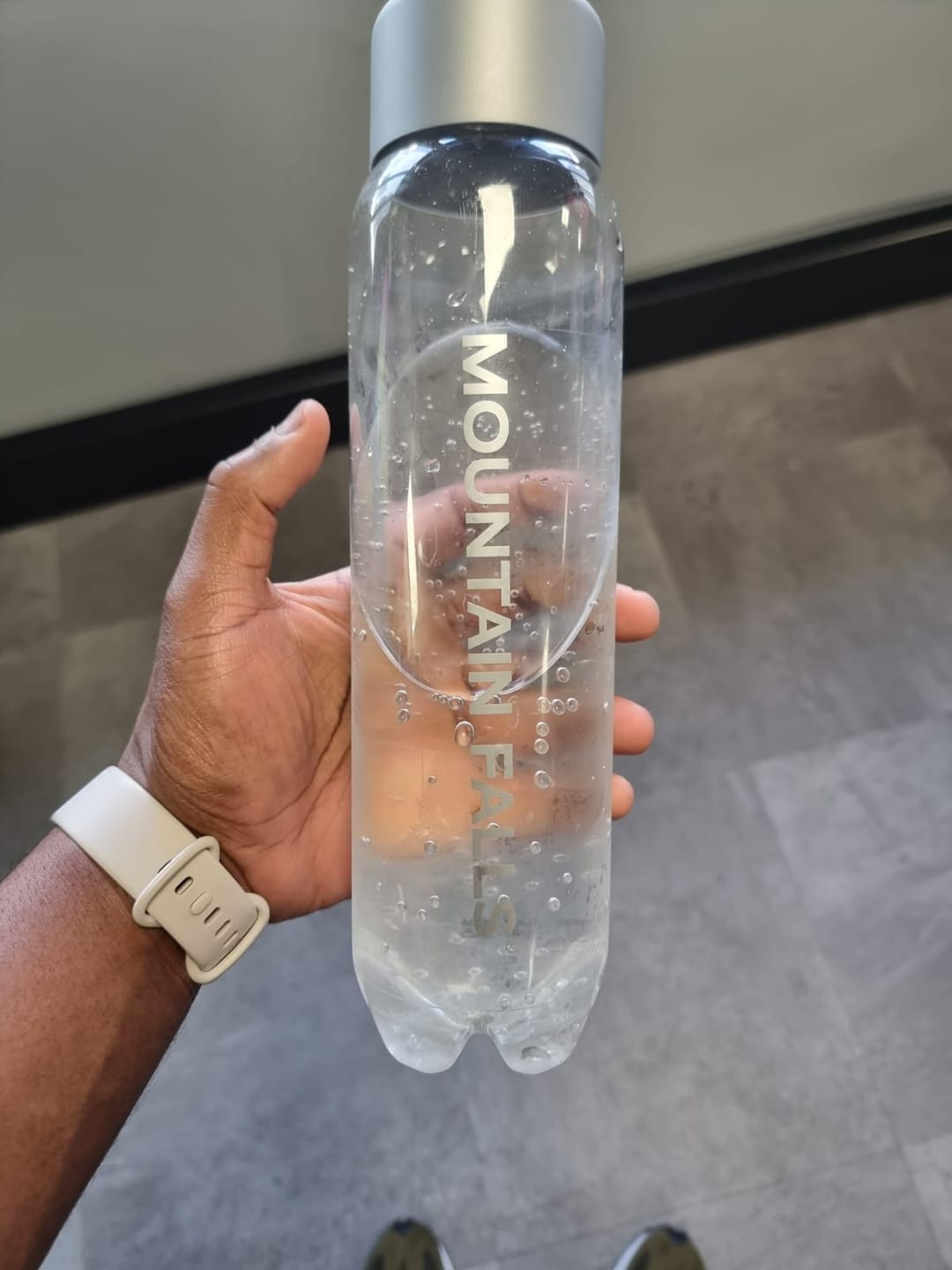 Customer photo review of 1L Sparkling Mineral Water - Pack of 12