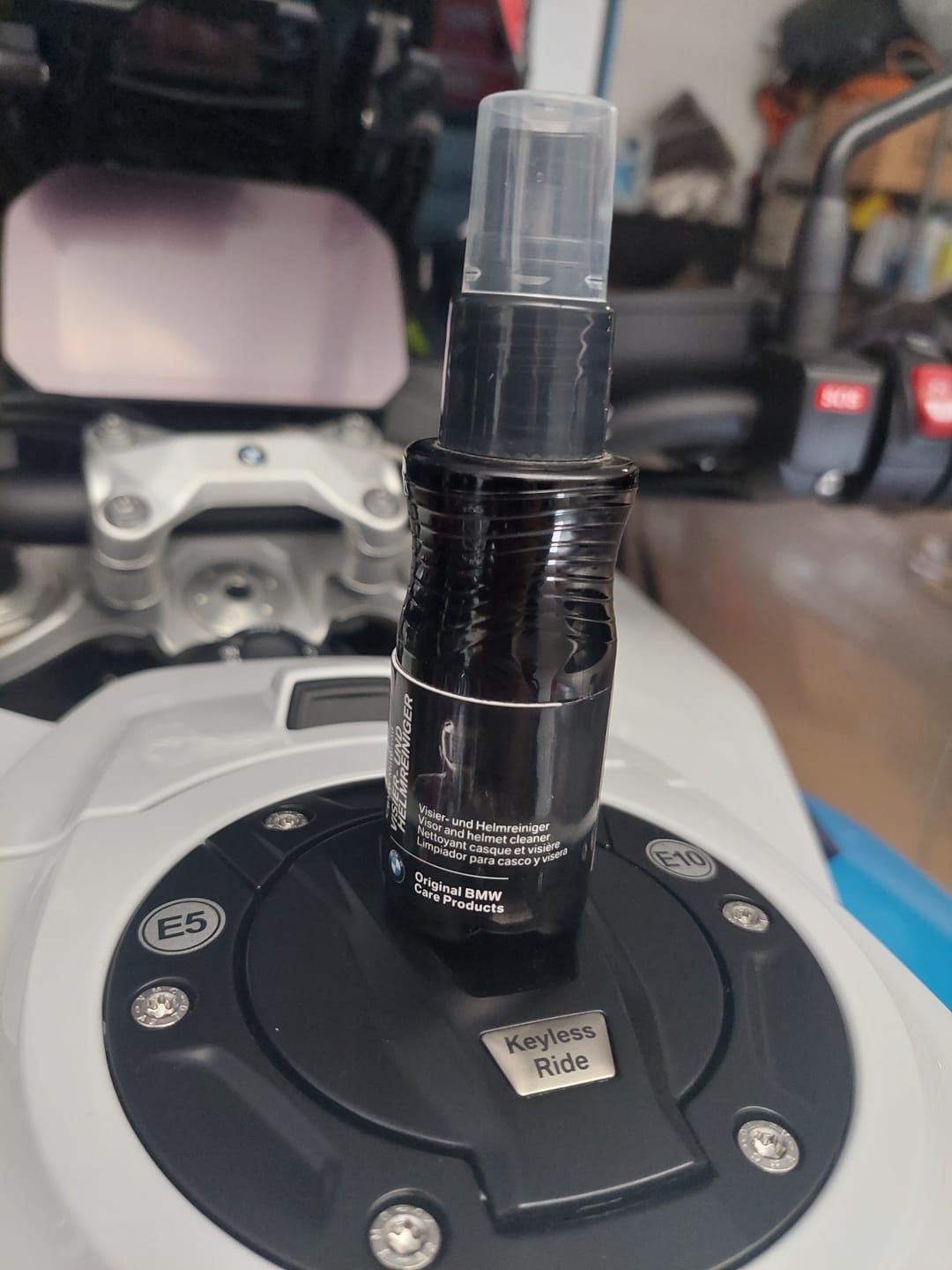Customer photo review of Detergente BMW Visiera e Casco - 83 19 2 408 158