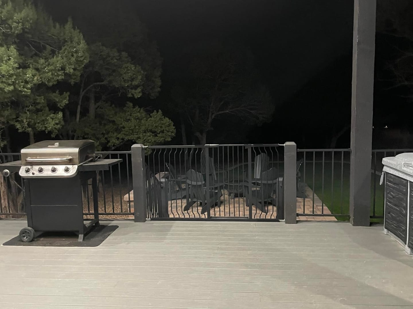 Customer photo review of FairyBaby 40" Extra Tall Baby Gate in Heavy Duty Design