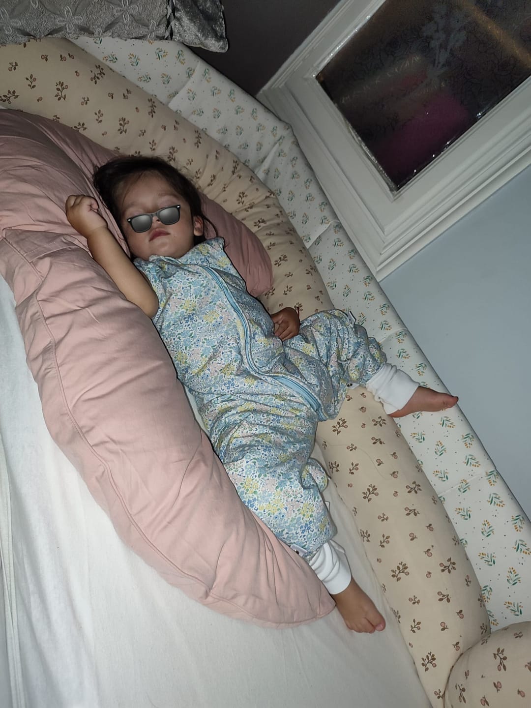 Customer photo review of ALMOHADA LUNA 👶🏼Ayúdale a dormir solito - De la cuna a la cama fácilmente
